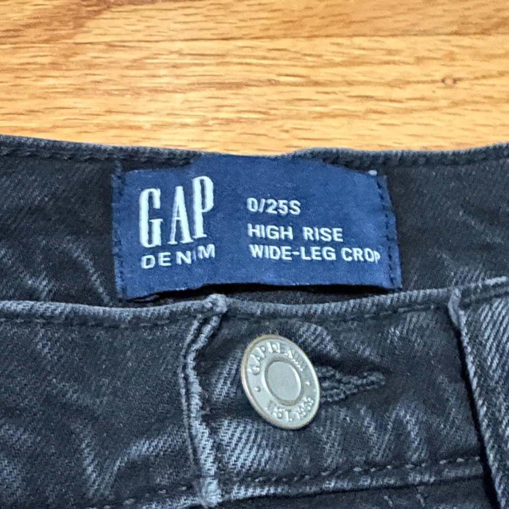 GAP black high rise wide-leg jeans - Picture 3 of 3